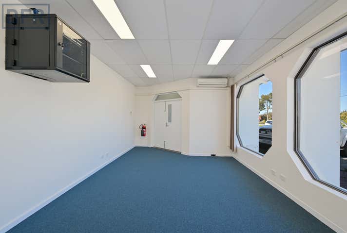 31 Manning Road Cannington WA 6107 - Image 14