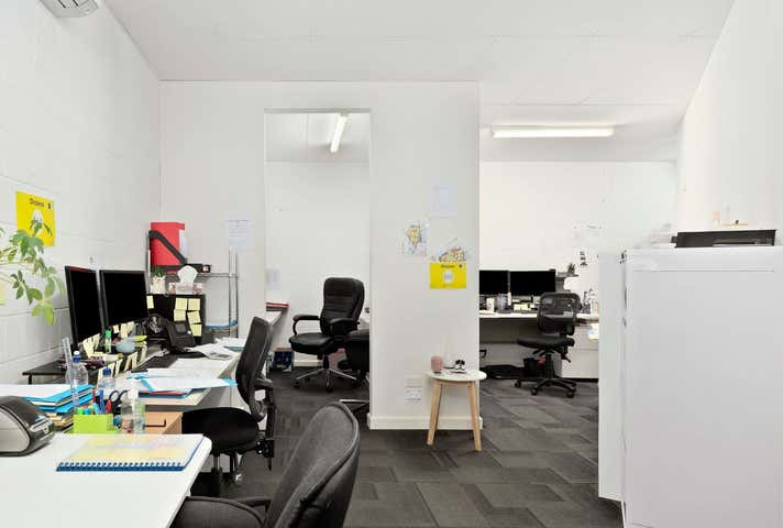 10 & 10A Ormond Road East Geelong VIC 3219 - Image 13