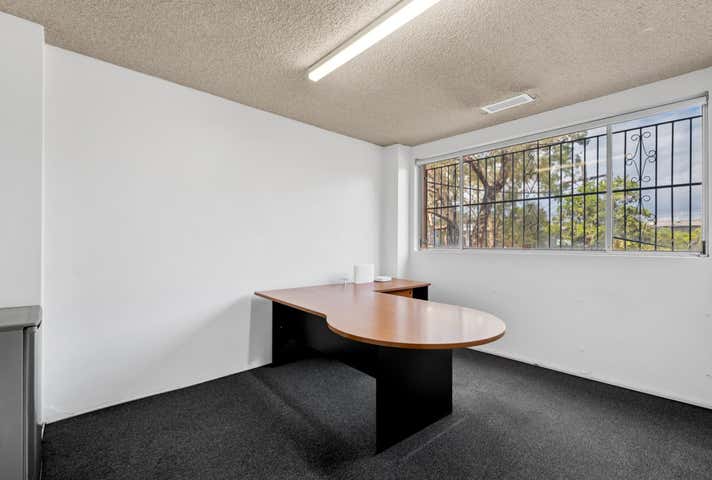 32 Garema Circuit Kingsgrove NSW 2208 - Image 6