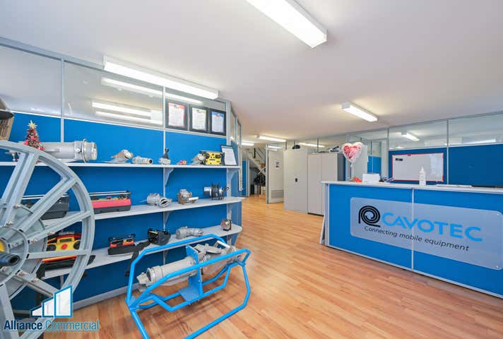 24 GARNET WAY Maddington WA 6109 - Image 8