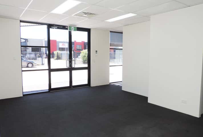 14 Meares Way Canning Vale WA 6155 - Image 6