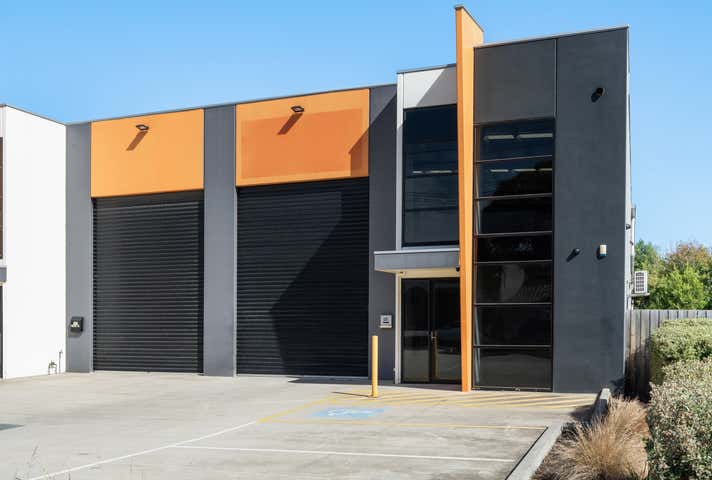 2/1 ARCHER DRIVE Mornington VIC 3931 - Image 2