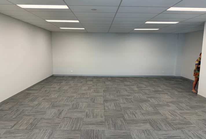 15/10 Logistics Place Arundel QLD 4214 - Image 8