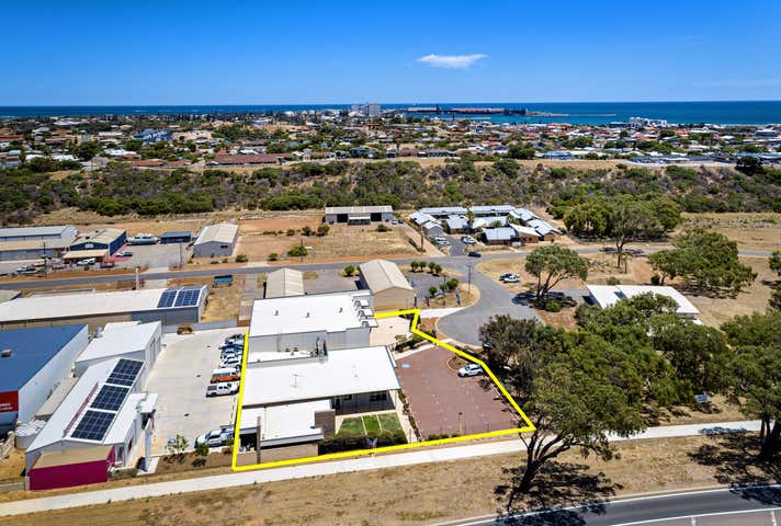 4 Walton Close Geraldton WA 6530 - Image 3