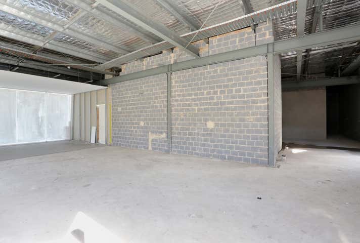 United Prairiewood Drive Thru, 522 Smithfield Rd Prairiewood NSW 2176 - Image 3