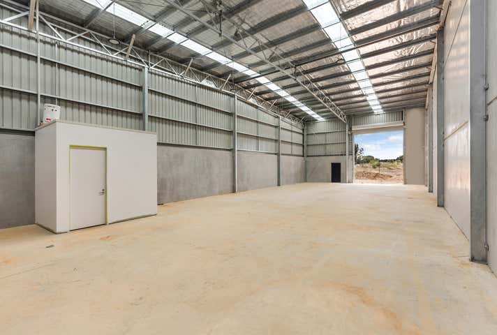 2&3, 90 Victa Road East Bendigo VIC 3550 - Image 8