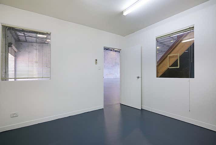 47 Catalano Circuit Canning Vale WA 6155 - Image 13