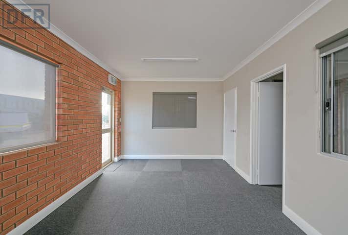 4/35 Cooper Road Cockburn Central WA 6164 - Image 5