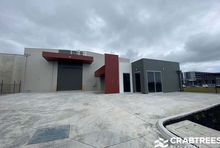 75 Fergus Lane Cranbourne West VIC 3977 - Image 2