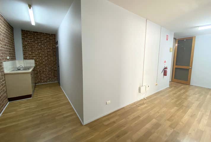 Suite 5, 76 Henry Street Penrith NSW 2750 - Image 5