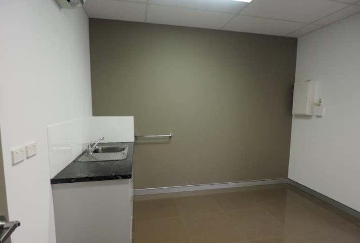 26 Distinction Rd Wangara WA 6065 - Image 18