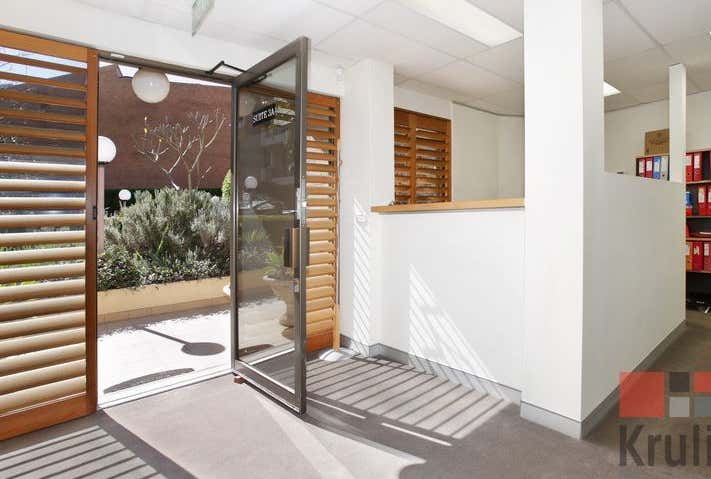 Edgecliff Court, 3a/2 New Mclean Street Edgecliff NSW 2027 - Image 4