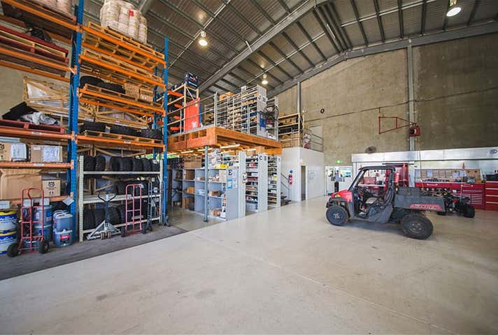 396 Yaamba Road Norman Gardens QLD 4701 - Image 11