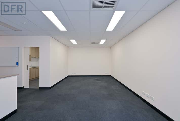 4/437 Yangebup Road Cockburn Central WA 6164 - Image 11