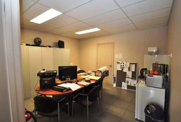 4/76 Berriman Drive Wangara WA 6065 - Image 4