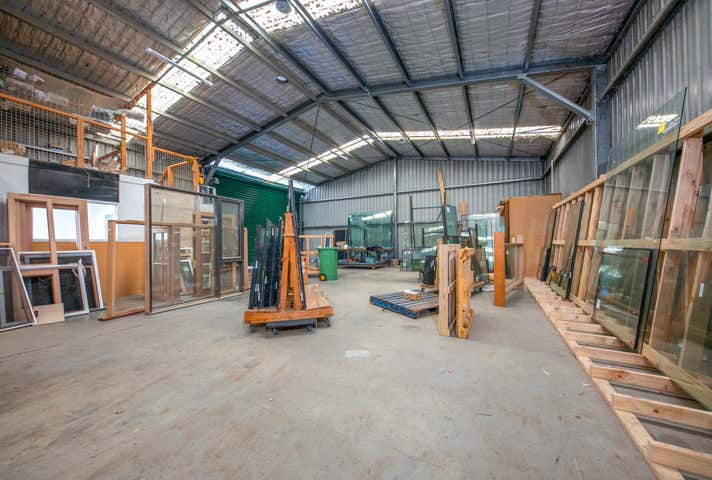 7/5-7 Johnson Crt Kyneton VIC 3444 - Image 2