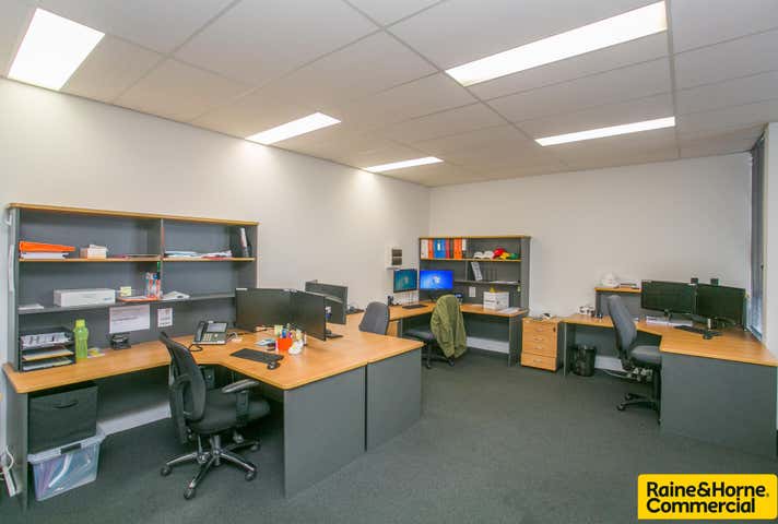 2 /451 Yangebup Road Cockburn Central WA 6164 - Image 5