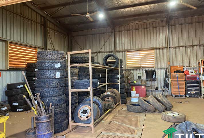 42 & 43 Boonderoo Road Tom Price WA 6751 - Image 16