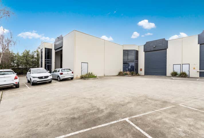 2/8  Elm Park Drive Hoppers Crossing VIC 3029 - Image 2
