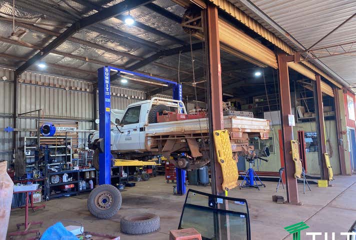 42 & 43 Boonderoo Road Tom Price WA 6751 - Image 11