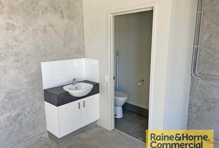 5/262 Leitchs Road Brendale QLD 4500 - Image 8