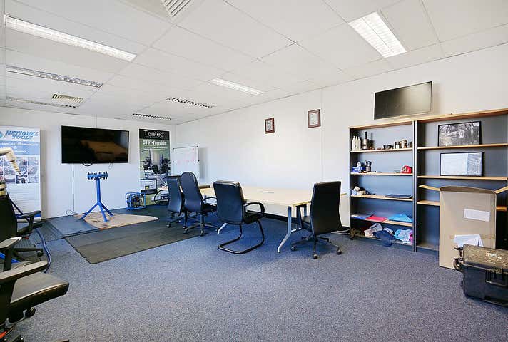 46 Tulloch Way Canning Vale WA 6155 - Image 14