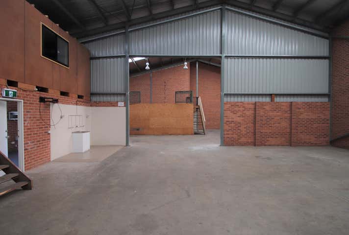 4 Doyle Avenue Unanderra NSW 2526 - Image 2