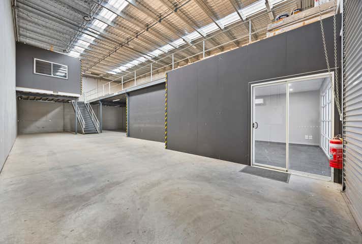 10/18 Gregory Street West Lake Gardens VIC 3355 - Image 2