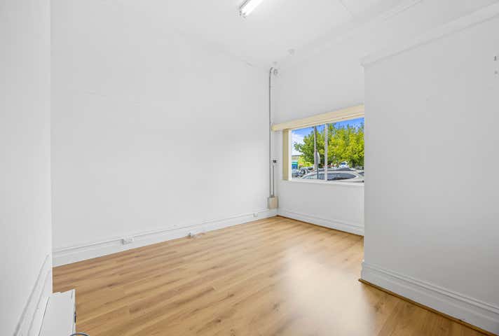 6 Jennings Street Kyneton VIC 3444 - Image 2