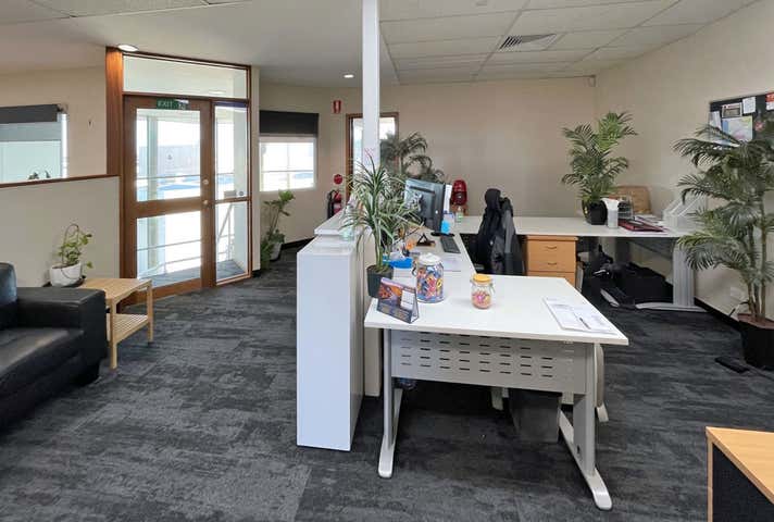 Unit 1, 32 Prindiville Drive Wangara WA 6065 - Image 2