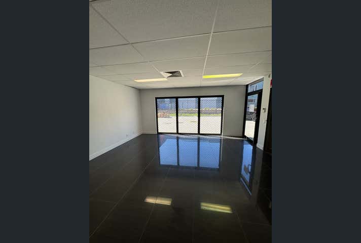 8/28-30 Newheath Drive Arundel QLD 4214 - Image 5