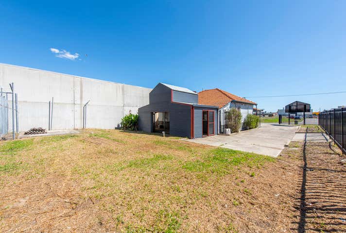14 Lefroy Avenue Midland WA 6056 - Image 8