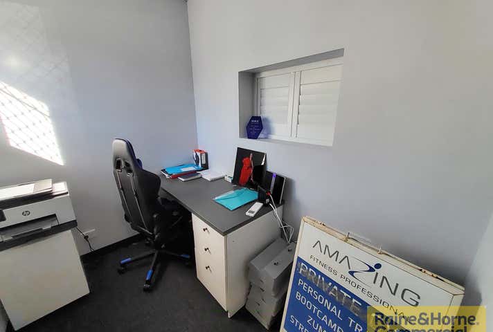 3/2 Patricks Road Arana Hills QLD 4054 - Image 3