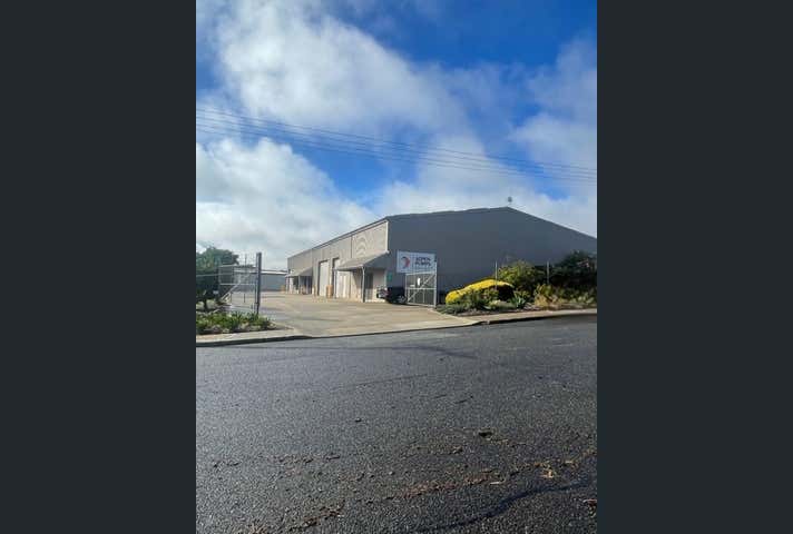 6 Piping Lane Lonsdale SA 5160 - Image 3