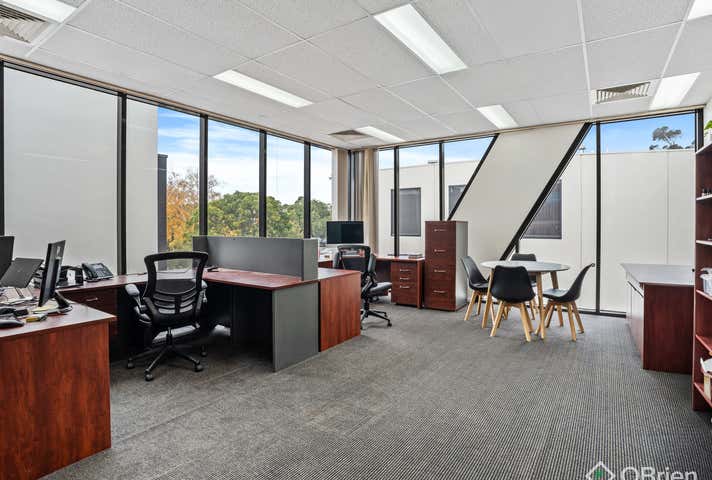 7/3 Torca Terrace Mornington VIC 3931 - Image 2