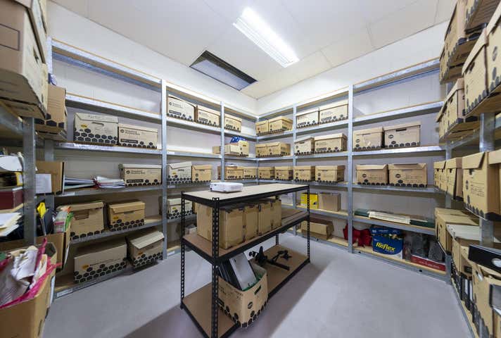 6 and 8, 92 Railway  Street South Altona VIC 3018 - Image 14