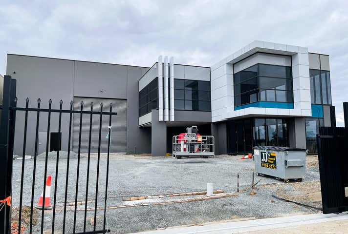 25 Whitfield Boulevard Cranbourne West VIC 3977 - Image 1