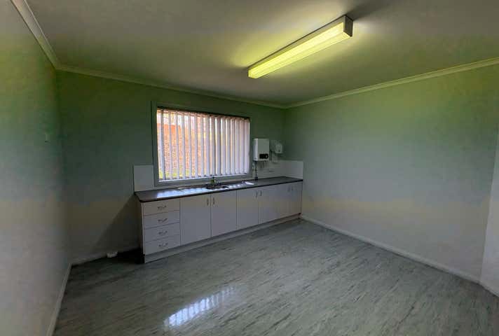 2 & 4/48 Conrad Place Lavington NSW 2641 - Image 16