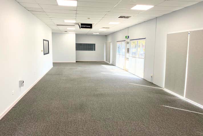 OFFICE/DISPLAY/WAREHOUSE, 1/12 Day Road East Rockingham WA 6168 - Image 4