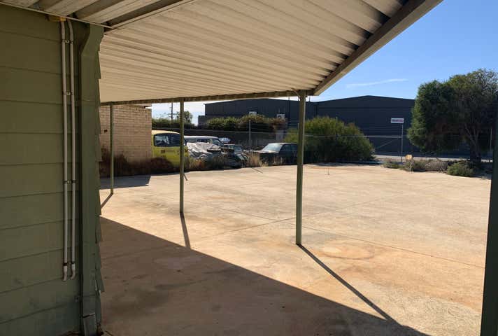 9 Runyon Road Midvale WA 6056 - Image 15