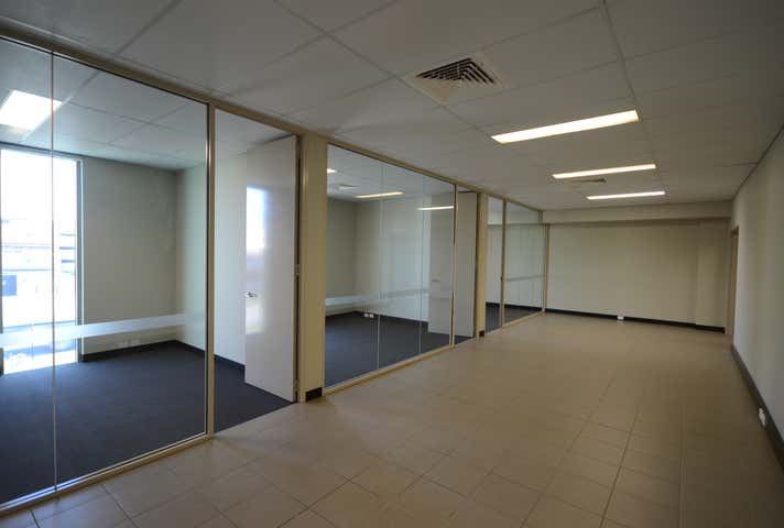 14 Madrid Place Maddington WA 6109 - Image 8