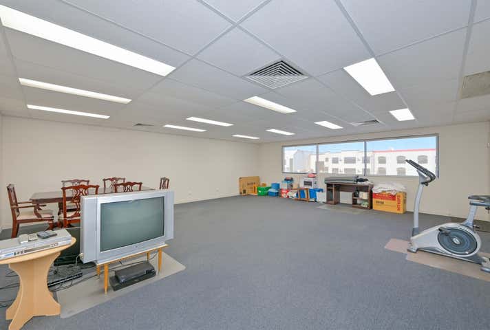 Unit 2, 40 Tacoma Circuit Canning Vale WA 6155 - Image 15