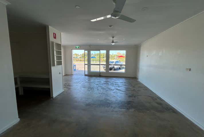 4 & 5/16 Bideford Street Torquay QLD 4655 - Image 5