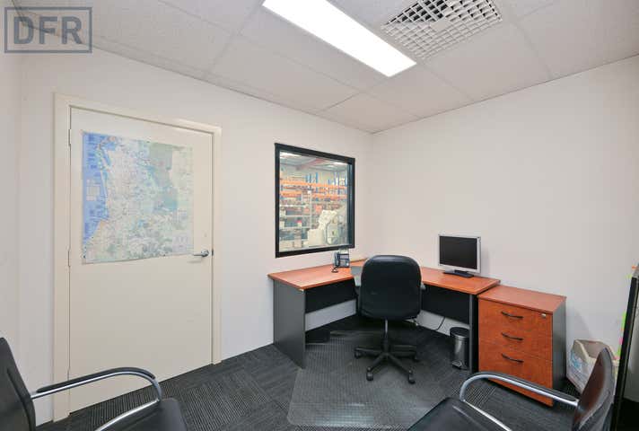 18 Bushland Ridge Bibra Lake WA 6163 - Image 11