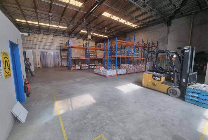 Unit 1, 32 Bannick Court Canning Vale WA 6155 - Image 7