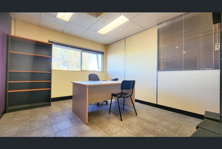 5a/242 Beringarra Avenue Malaga WA 6090 - Image 6