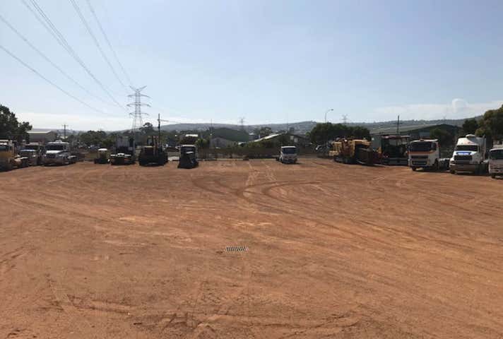 33 Rothschild Place Midvale WA 6056 - Image 6