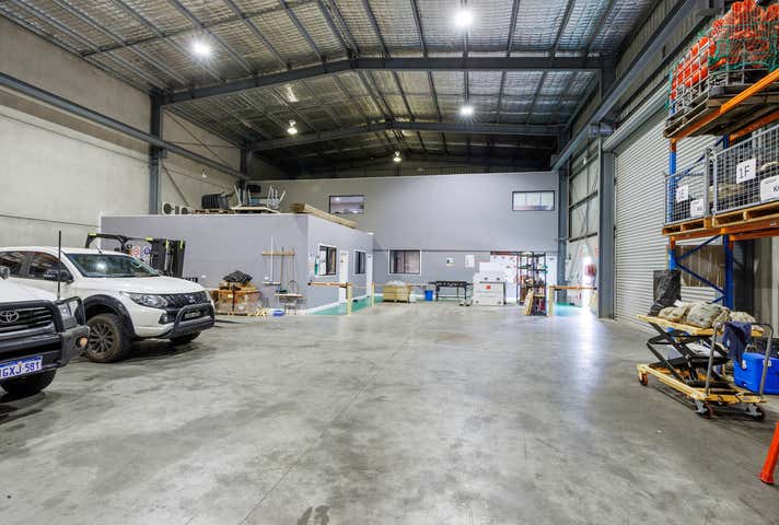 37 Spitfire Place Rutherford NSW 2320 - Image 8