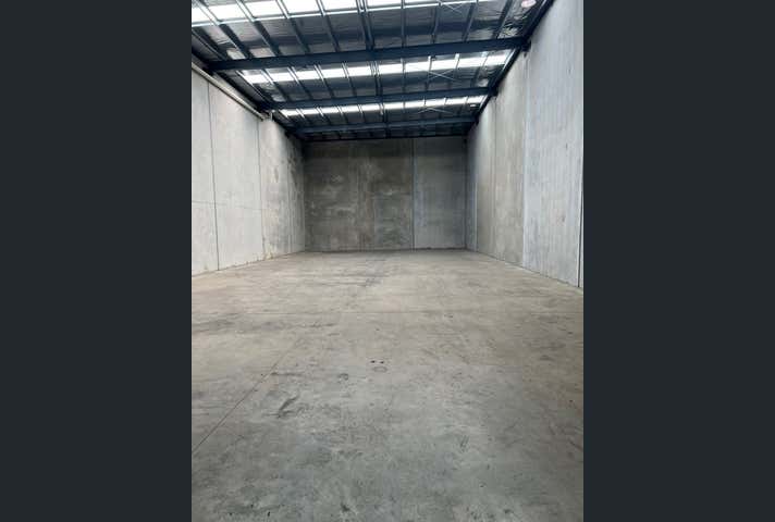 Unit  2, 37 Ravenhall Way Ravenhall VIC 3023 - Image 3
