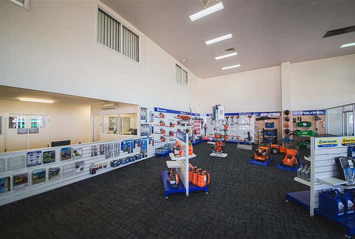 396 Yaamba Road Norman Gardens QLD 4701 - Image 5